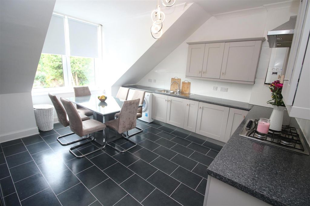 Additional image 6 of 3 bed flat for saleCaddlehill Street, Greenock PA16