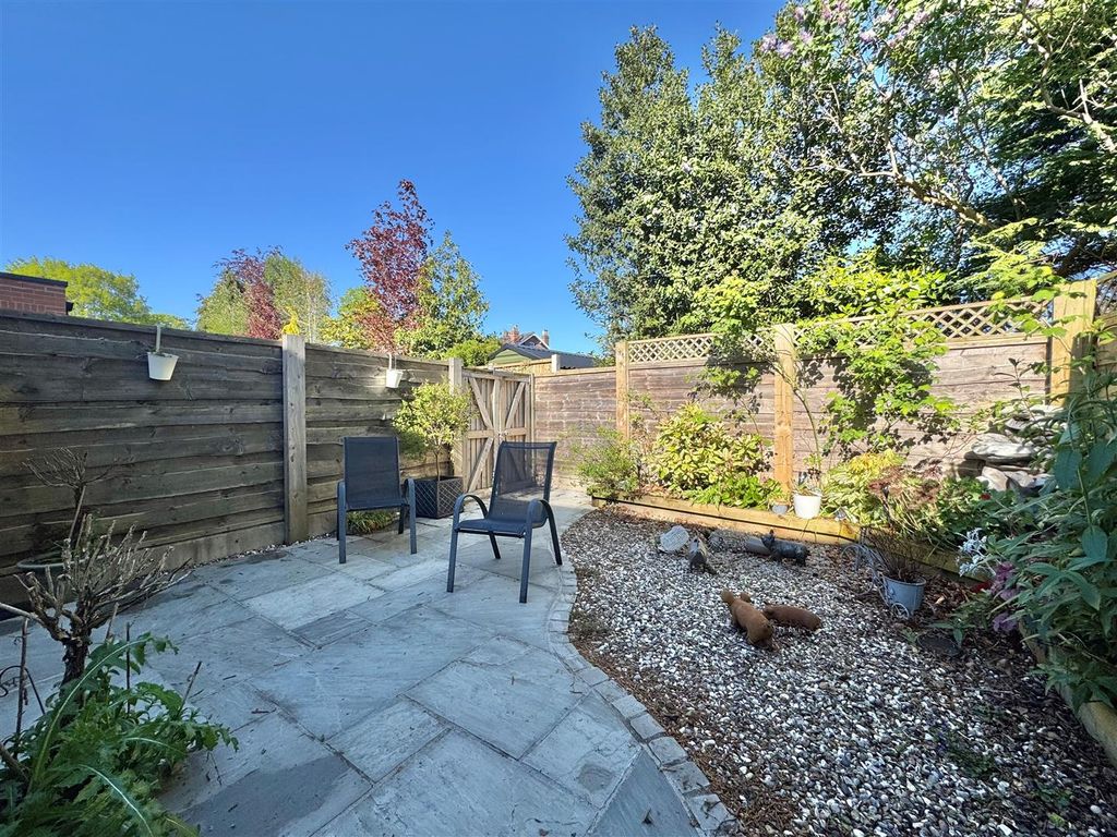 Property photo 3 of 14