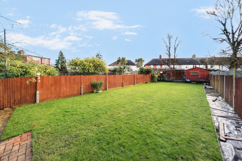 Property photo 2 of 19 Picture No. 17