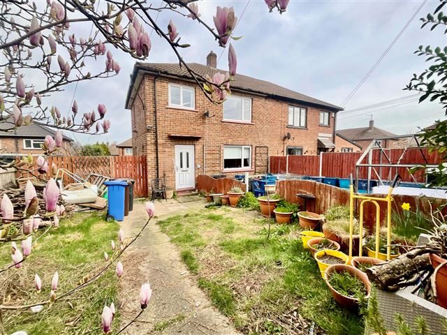 Property photo 2 of 17 Front Garden