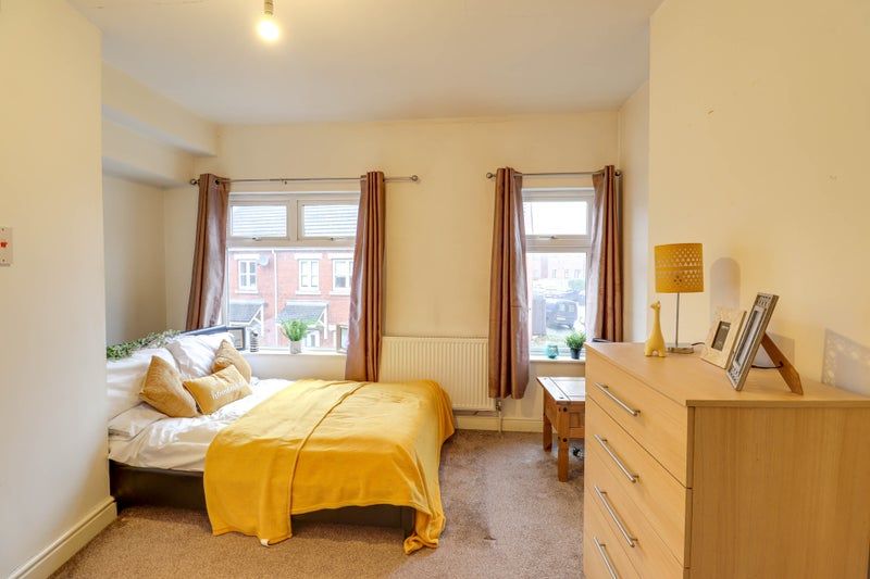 Property photo 2 of 8 86360101