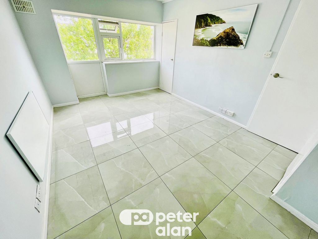 Property photo 2 of 6 Image