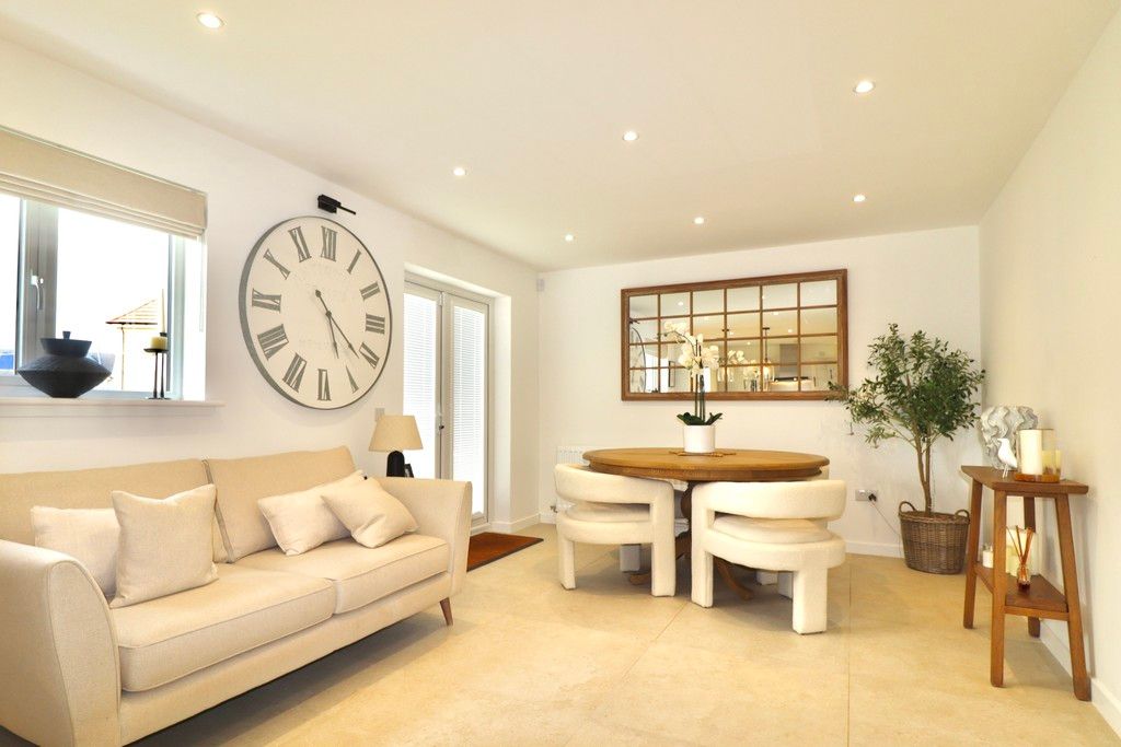 Additional image 7 of 4 bed detached house to rentEast Kip Walk, Murieston EH54