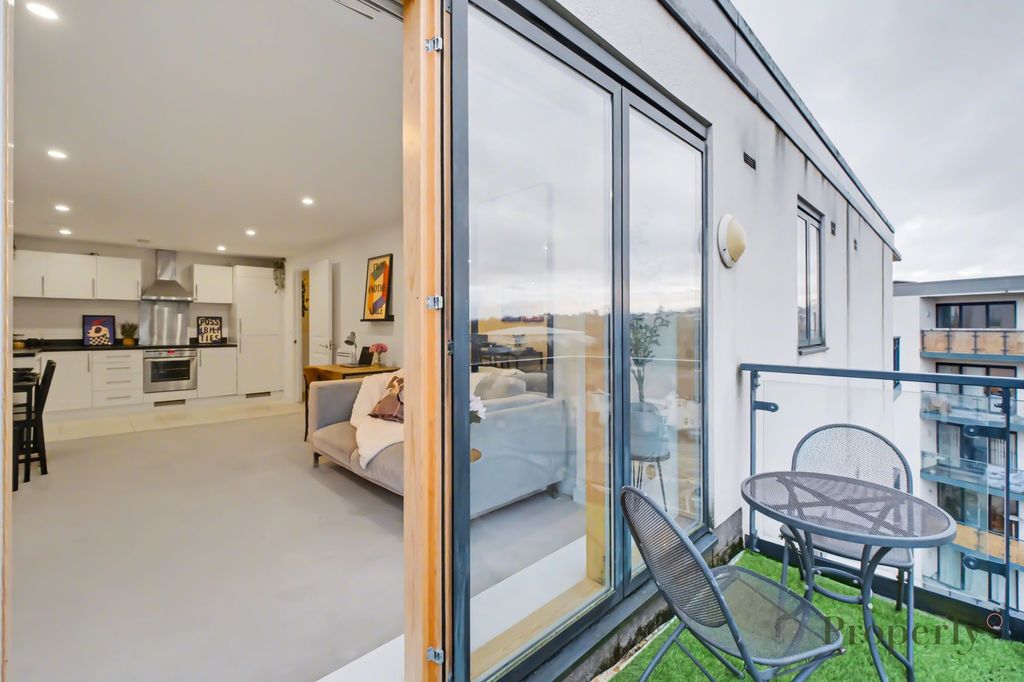 Property photo 2 of 12