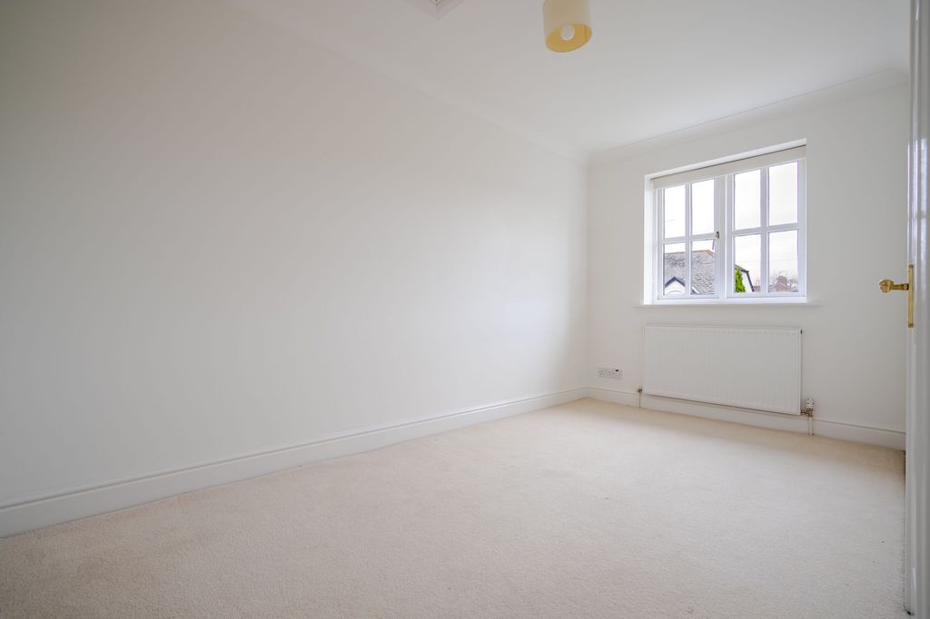 Additional image 6 of 3 bed semi-detached house to rentGuards Court, Sunningdale SL5