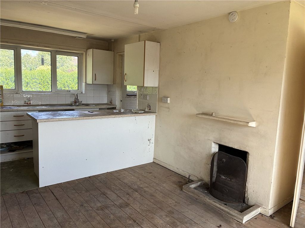Property photo 2 of 9 Kitchen