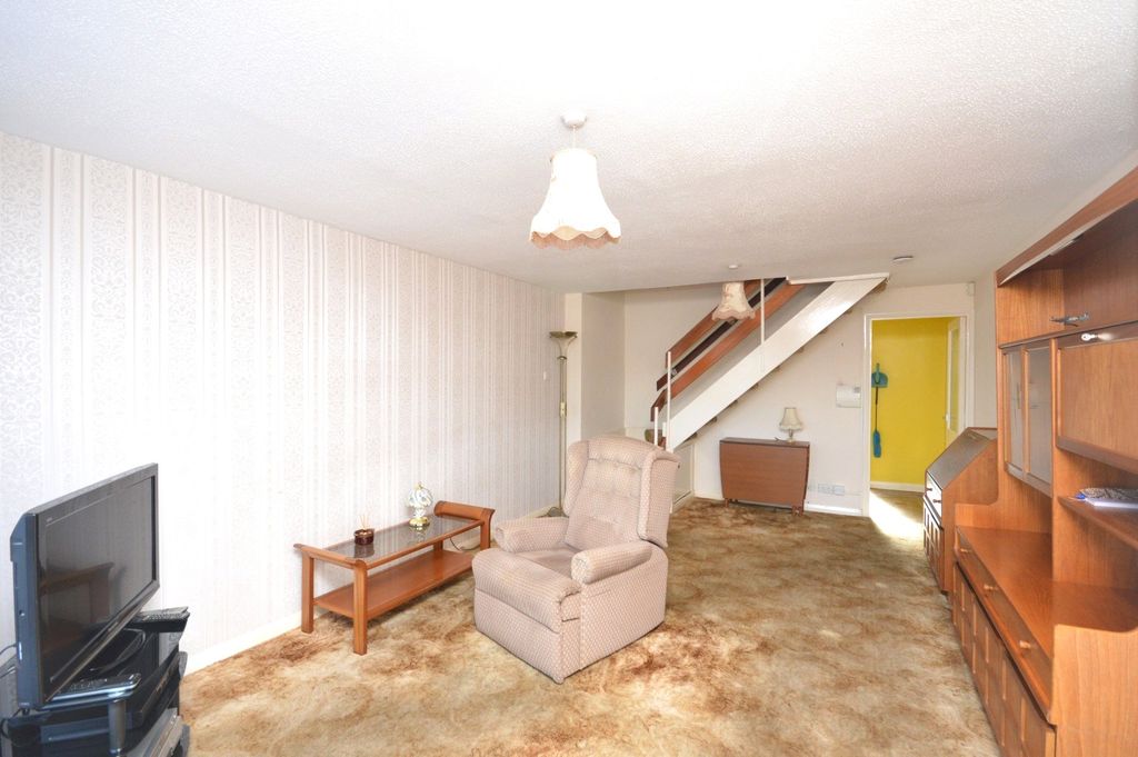 Property photo 2 of 17 Living Room