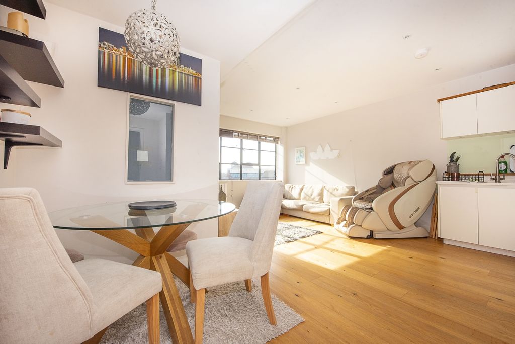 Property photo 1 of 15 9-Cowleaze-House-...