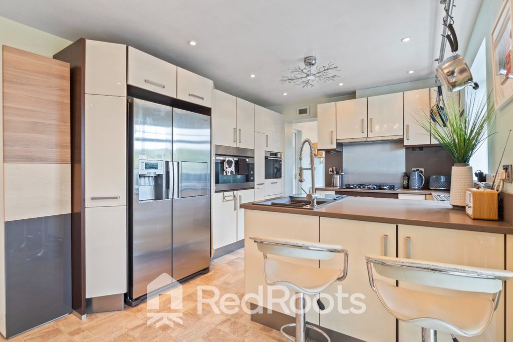 Property photo 3 of 17 4404823