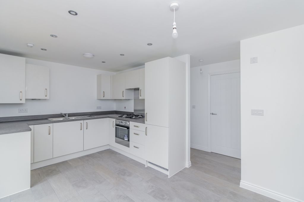 Property photo 2 of 8 81001
