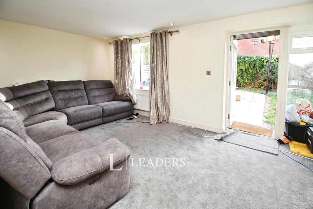 Property photo 3 of 12 Pbox-Img.Jpg