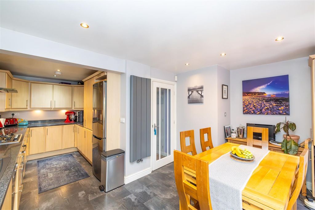 Property photo 2 of 22 Kitchen/Diner