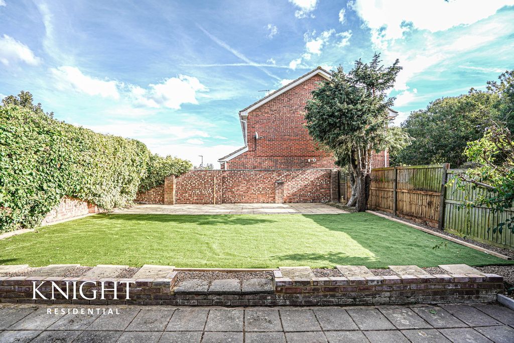 Property photo 2 of 25