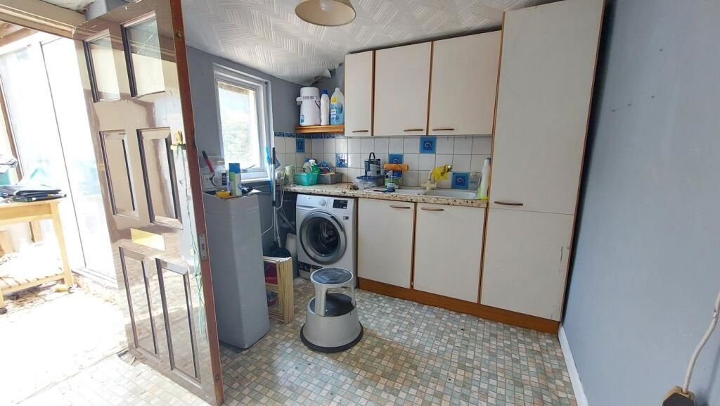 Property photo 2 of 39
