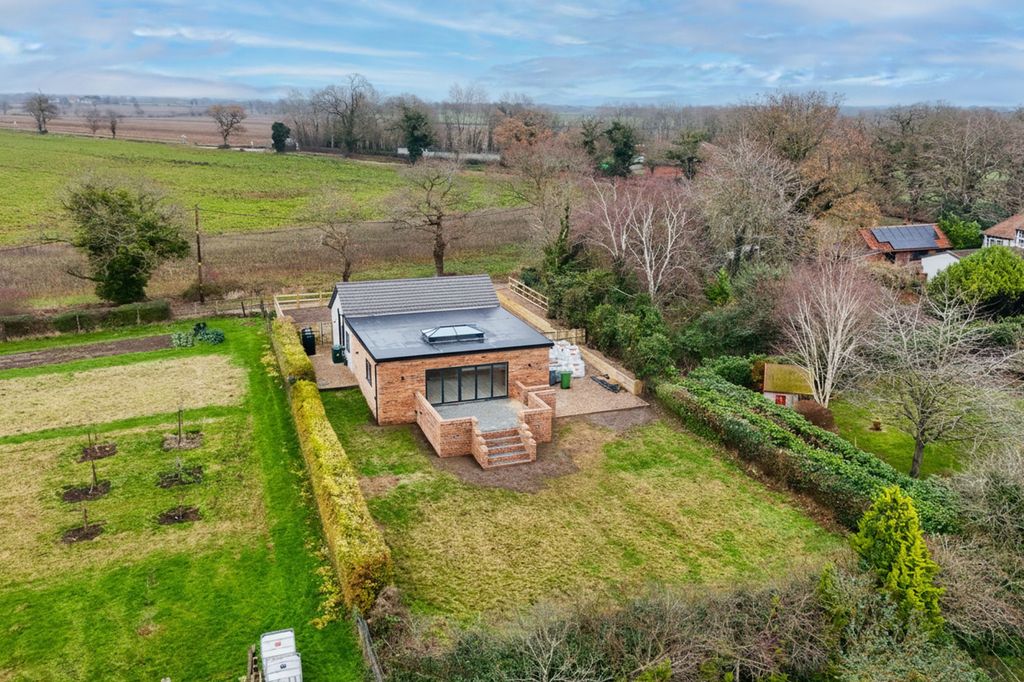 Property photo 2 of 28