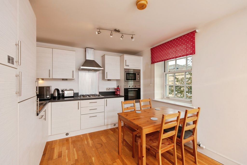 Property photo 3 of 16 Pbox-Img.Jpg
