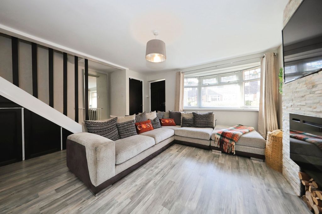 Property photo 2 of 17 Photo