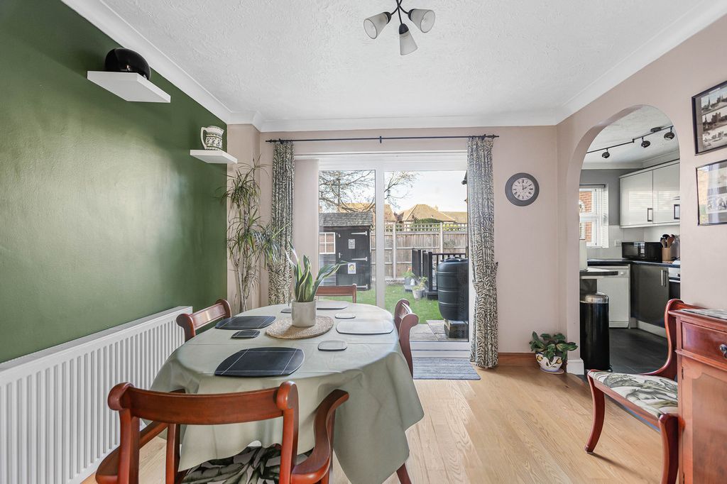 Property photo 3 of 33