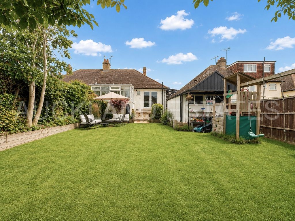 Property photo 2 of 29 Image00004