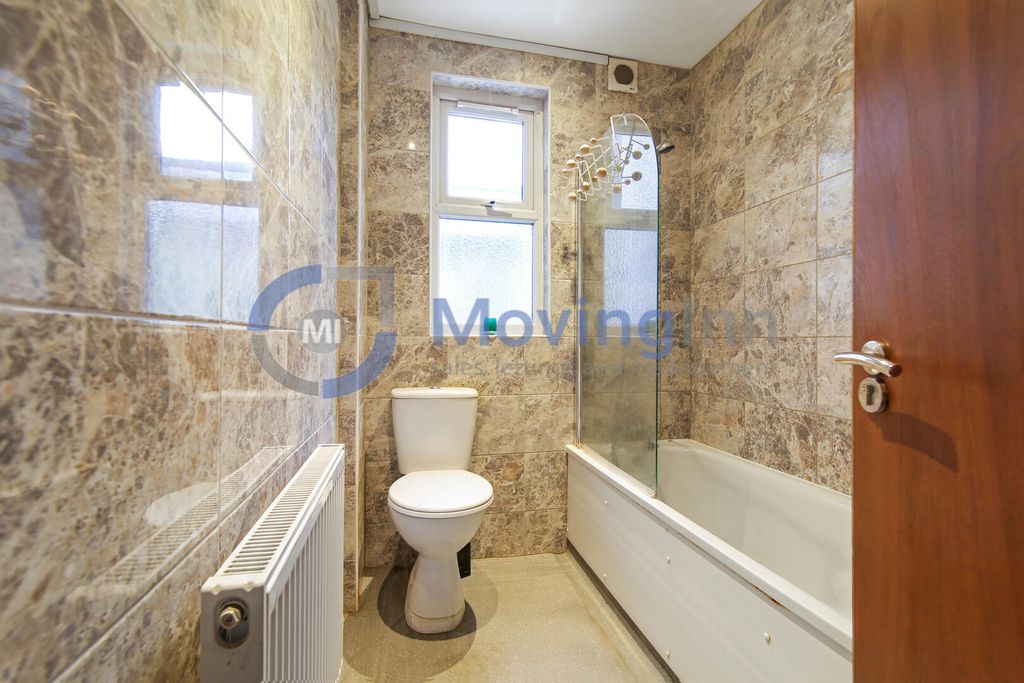 Property photo 2 of 7 Bathroom