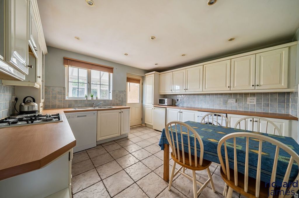 Property photo 3 of 11 Afb97A1Ae20A41A08342Df00975Aee83