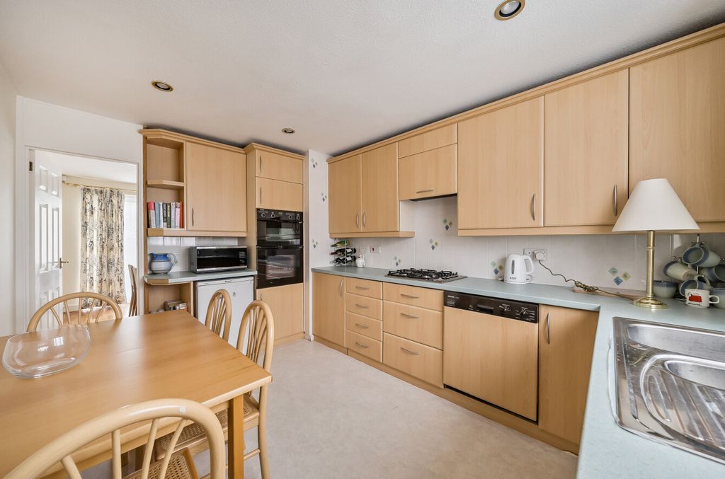 Property photo 3 of 21 1376730-7-690c894...