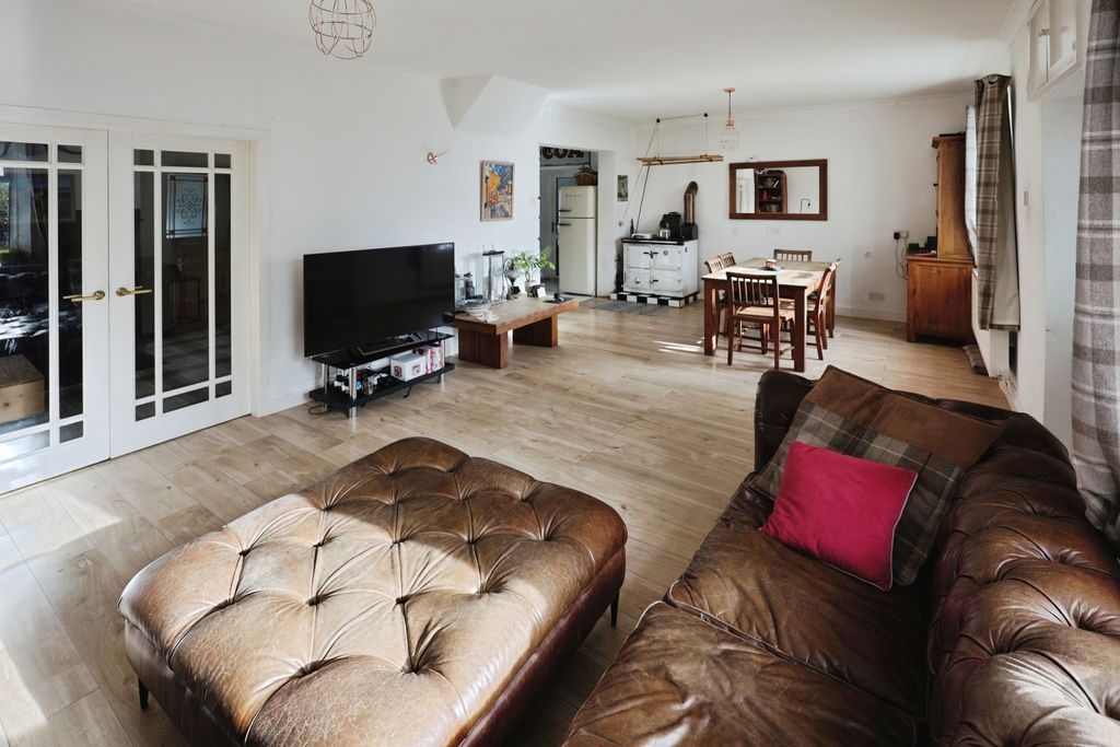 Property photo 2 of 18 Pbox-Img.Jpg