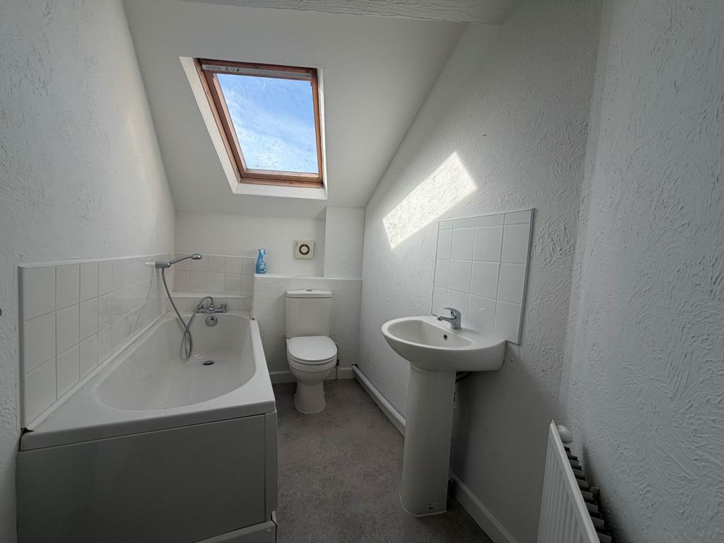 Property photo 3 of 4 Bathroom Porthcawl Cf36