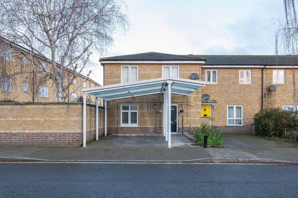 Property photo 2 of 18