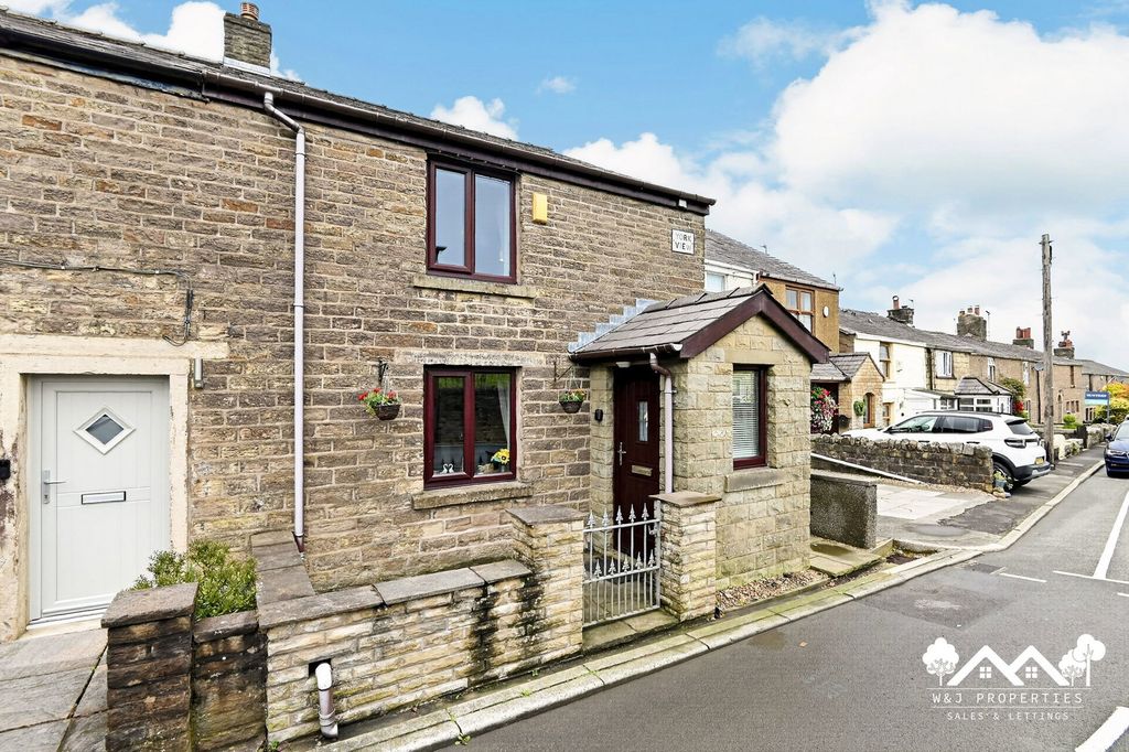 Property photo 2 of 37
