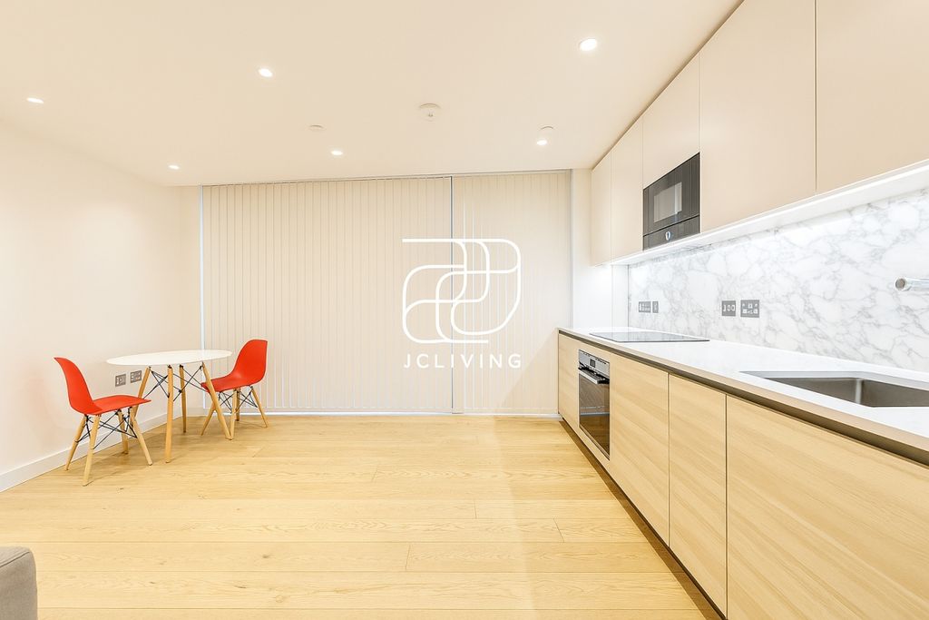 Property photo 1 of 6 Designer (6)