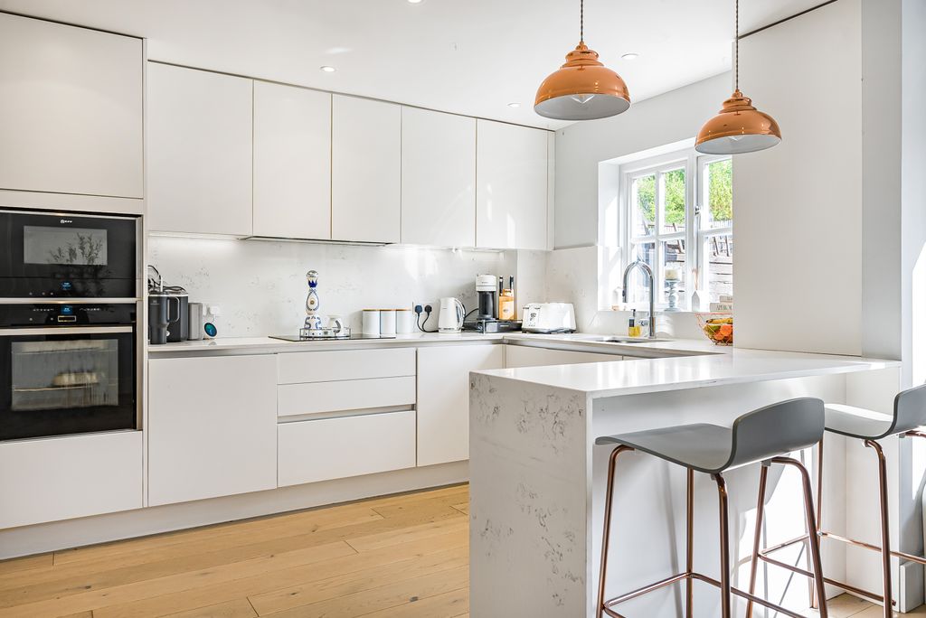 Property photo 3 of 12 Kitchen/Diner