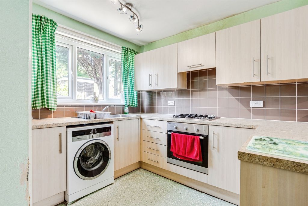 Property photo 2 of 17