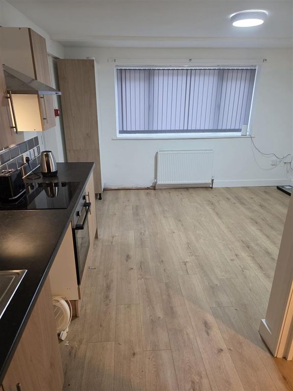 Property photo 3 of 9 Kitchen.Jpg