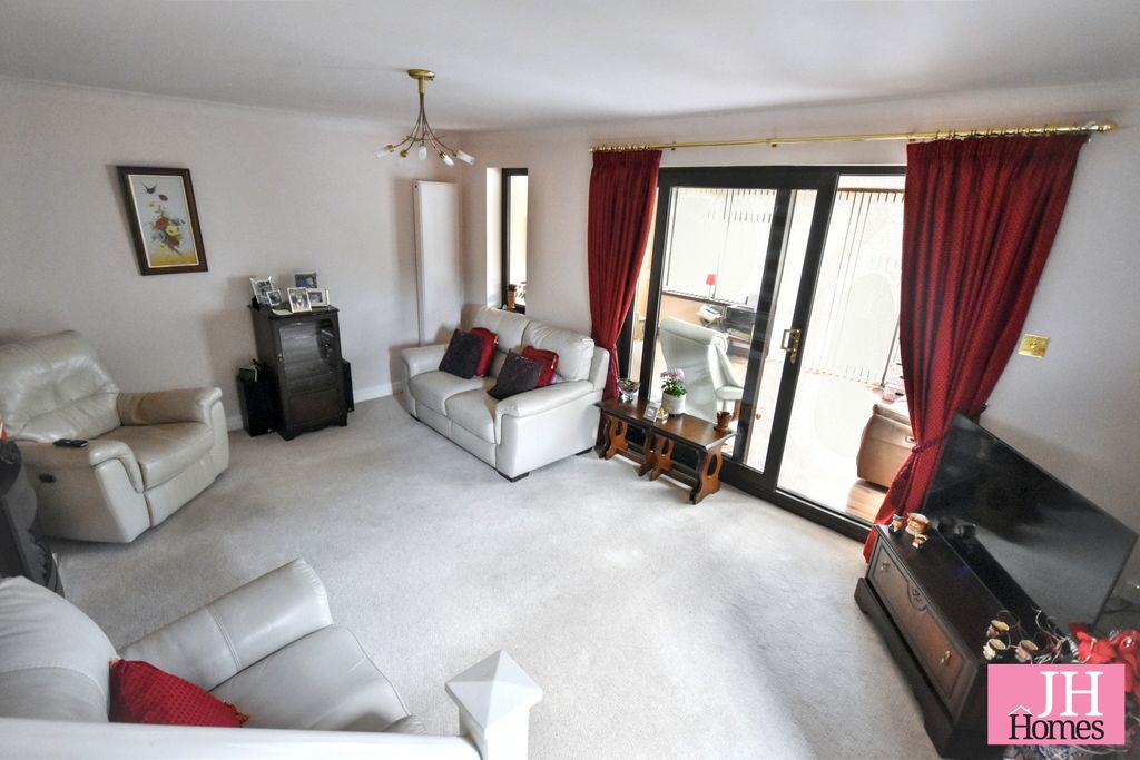 Property photo 2 of 22