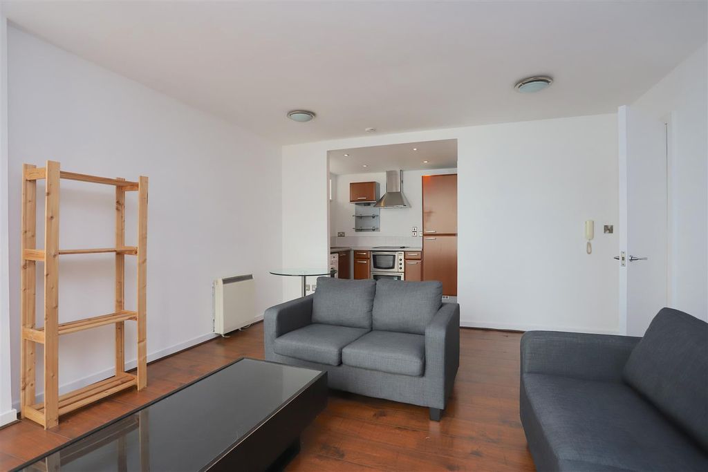 Property photo 3 of 11
