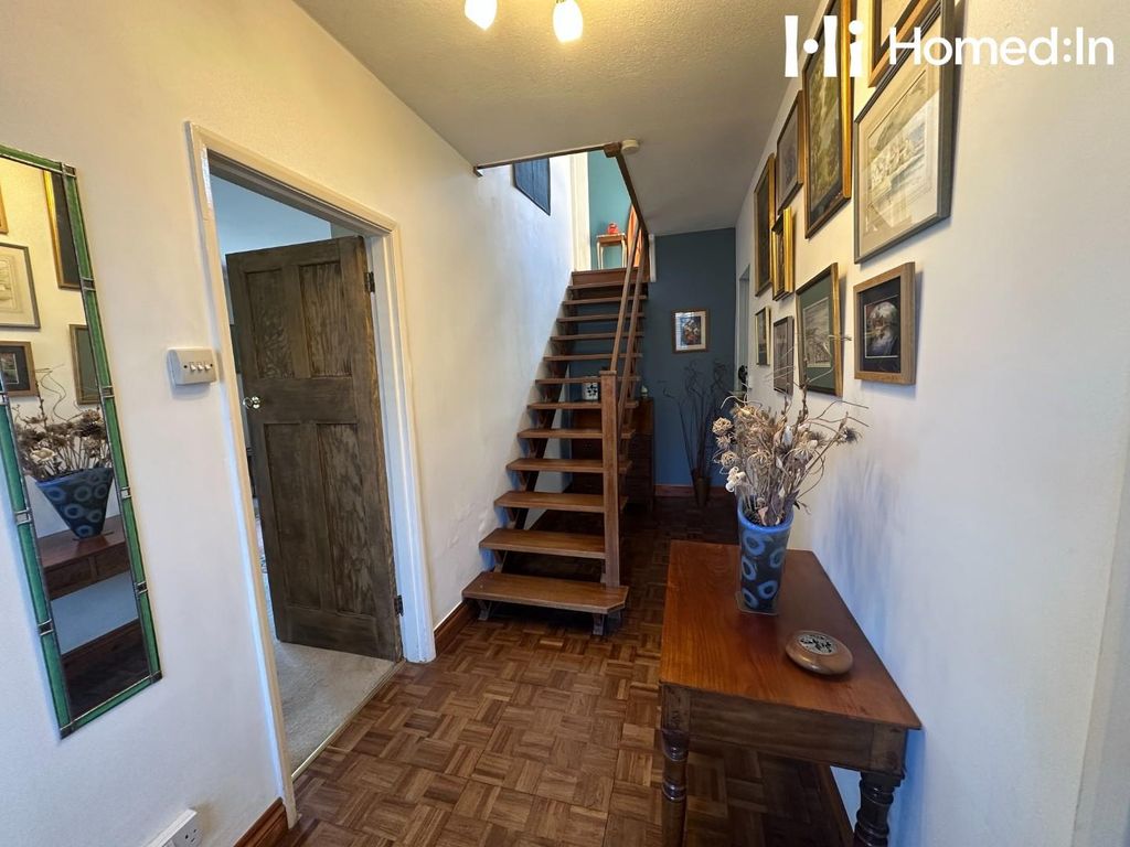 Additional image 5 of 4 bed detached house for saleHorsham Road, Crawley RH11