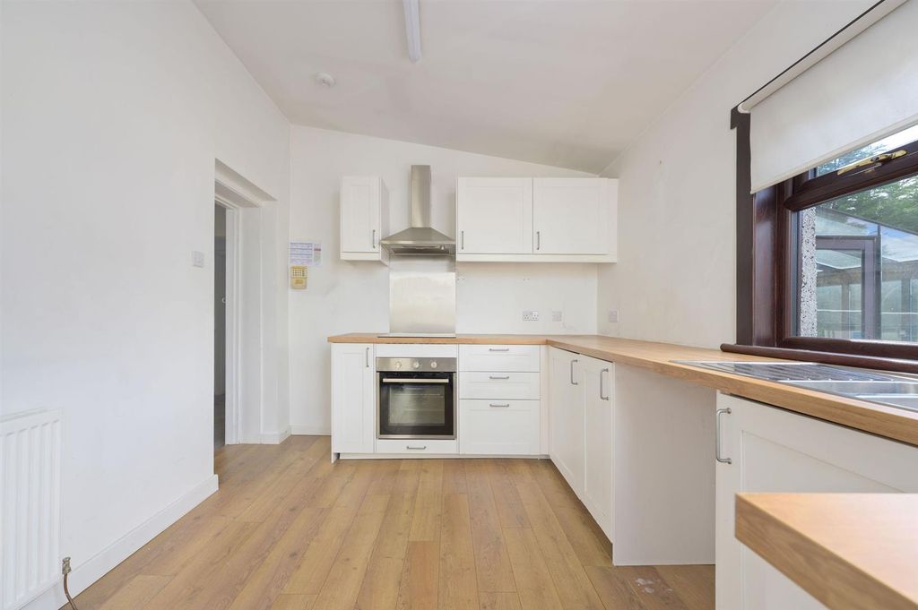 Property photo 3 of 23 7.Jpg