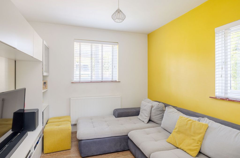 Property photo 3 of 16