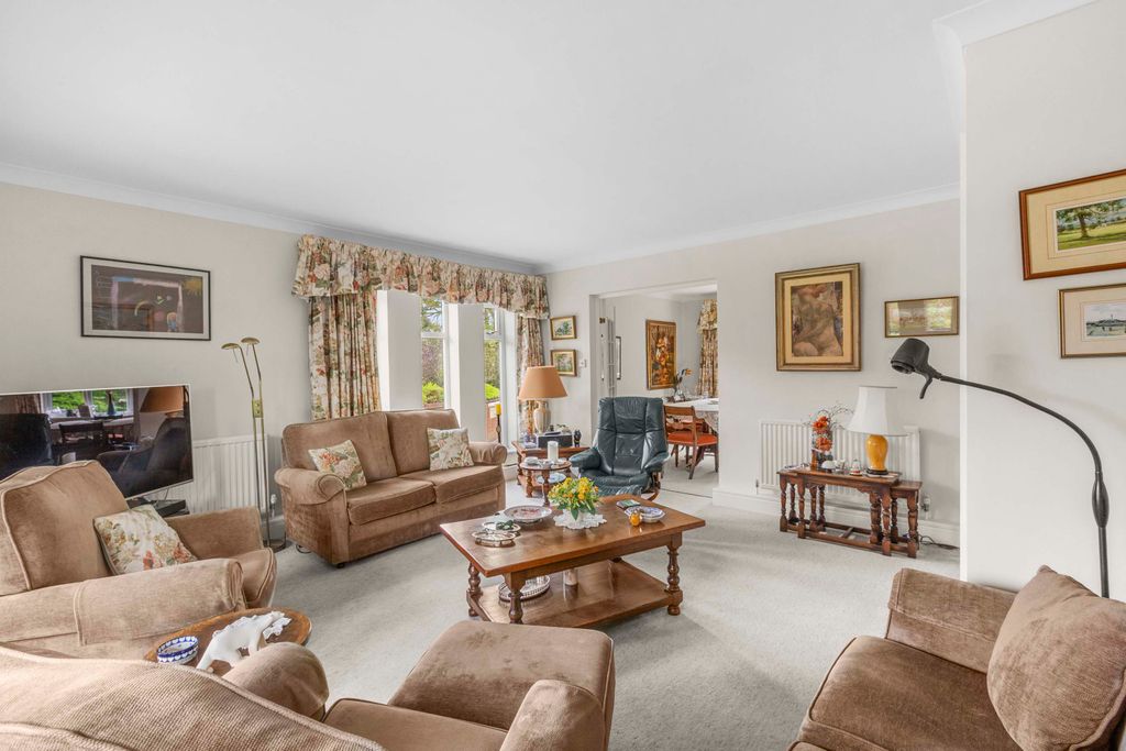 Property photo 3 of 13