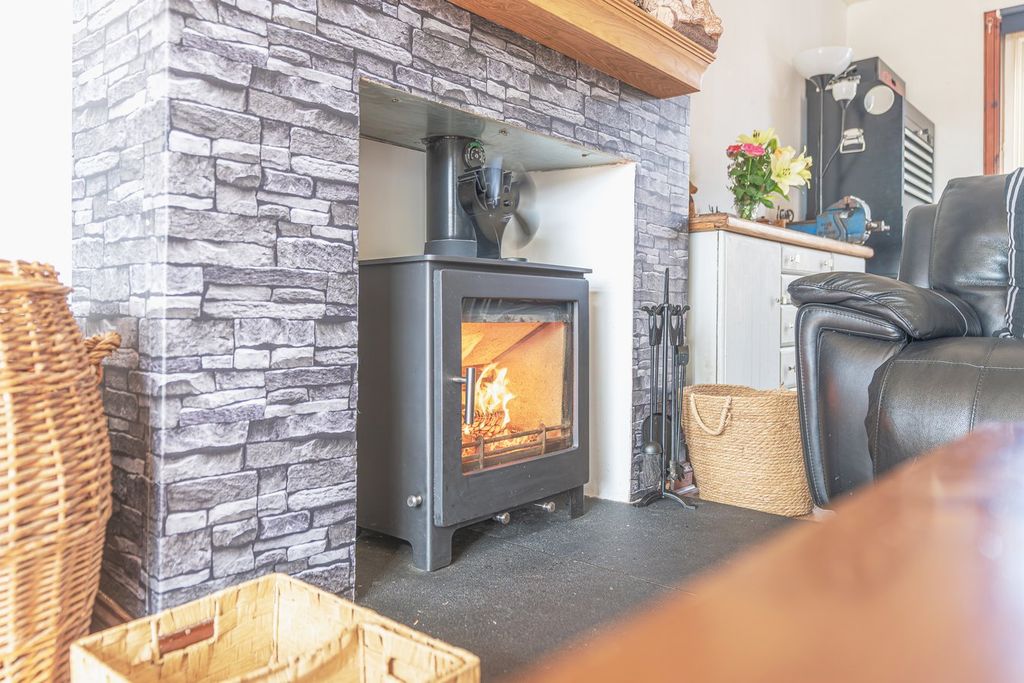 Property photo 2 of 22