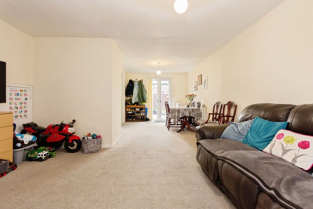 Property photo 2 of 17 Living Room