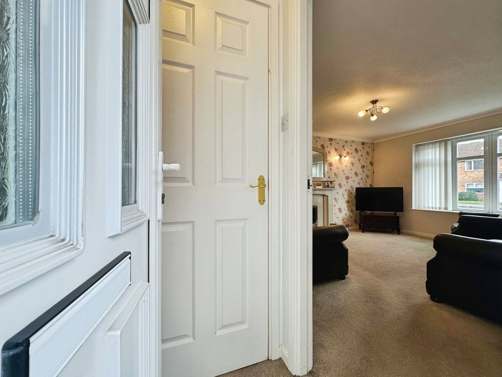 Property photo 2 of 25