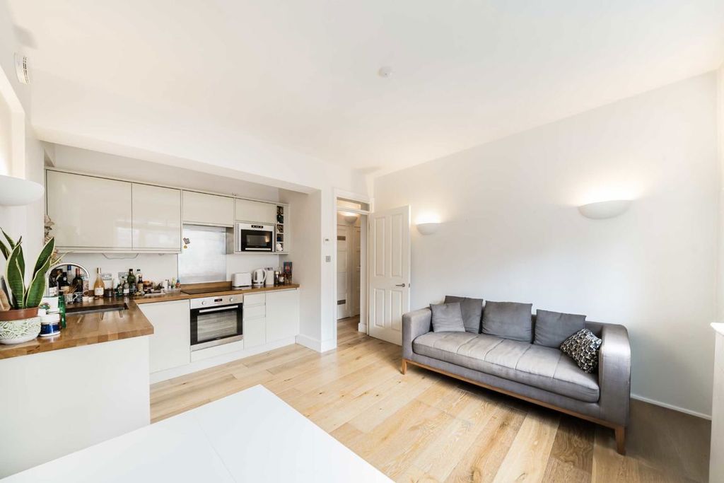 Property photo 1 of 5