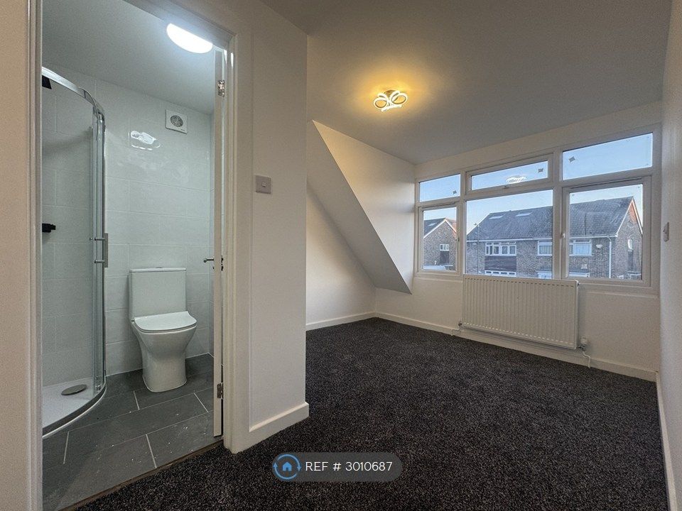 Property photo 2 of 27