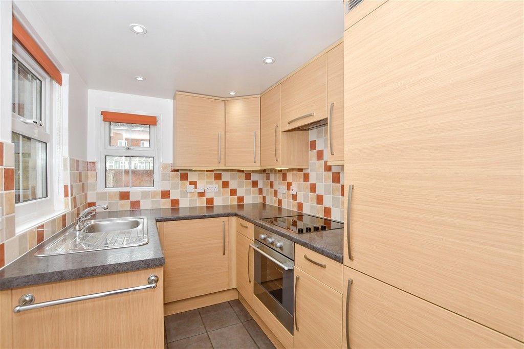 Property photo 3 of 8 Kitchen
