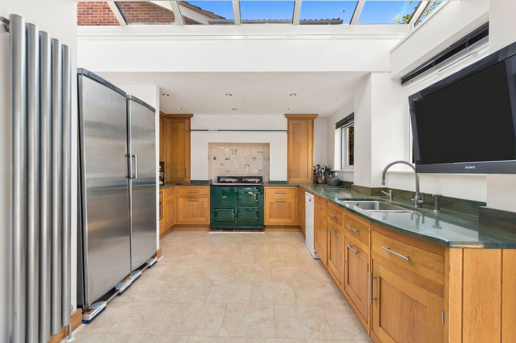Property photo 3 of 11
