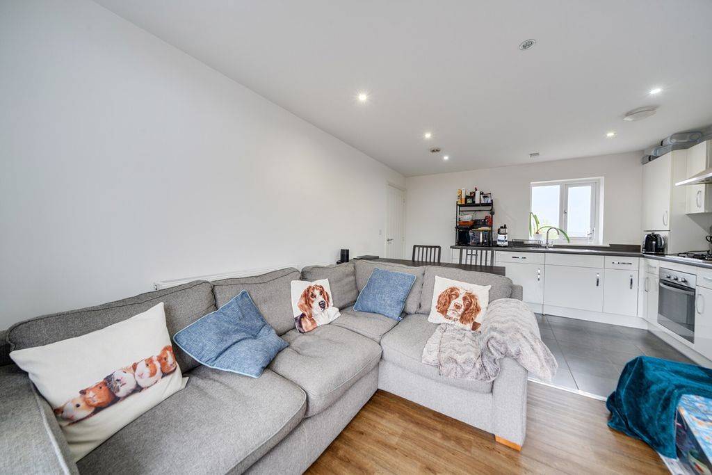 Property photo 3 of 16 1437534-14-69Cbf9...