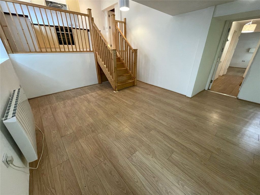 Property photo 2 of 7 Picture No. 01