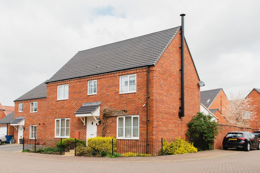 Property photo 1 of 23